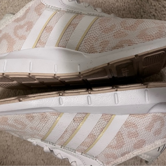 Worn once adidas swift - Picture 5 of 7